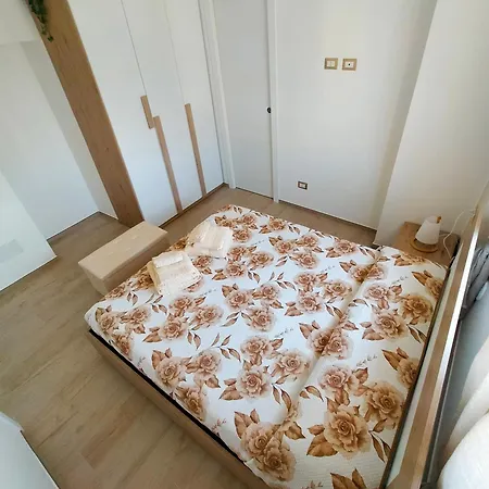 Dimora Giovanni 3* باري